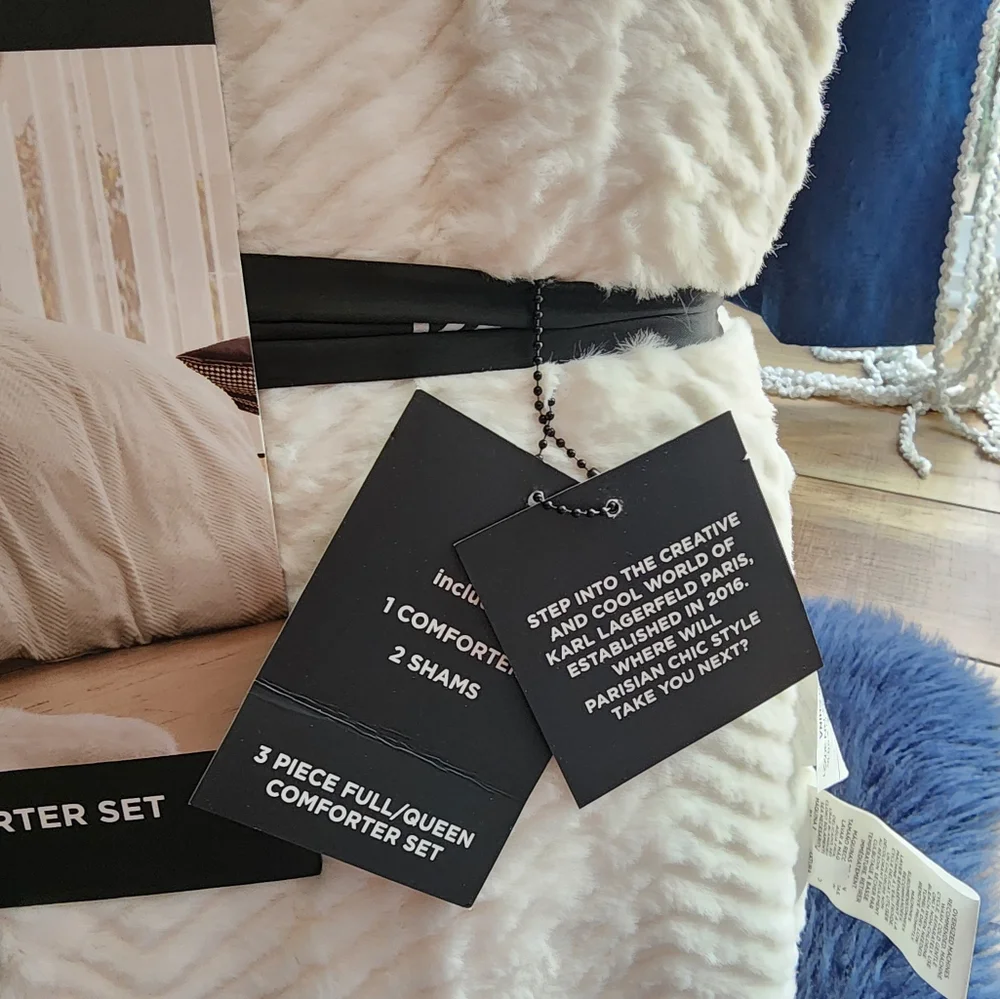 Karl Lagerfeld 3 piece Full/Queen Comforter Set White new